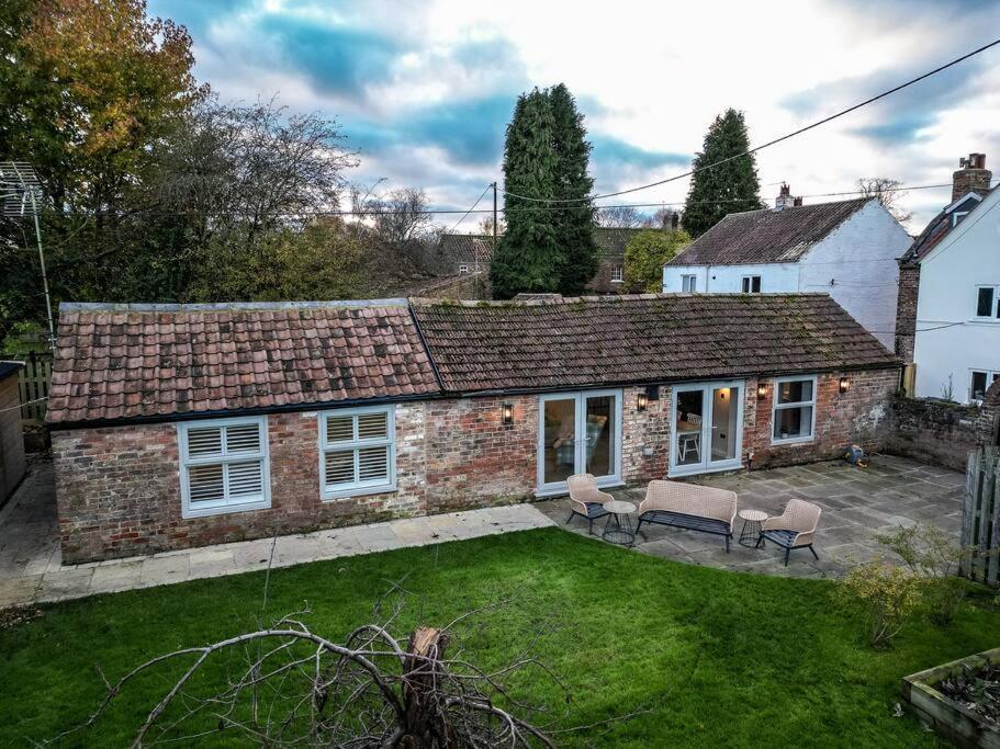 The Stables, Converted Barn Outside York Exteriér fotografie