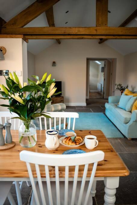 The Stables, Converted Barn Outside York Exteriér fotografie