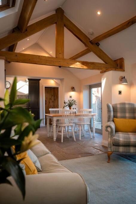 The Stables, Converted Barn Outside York Exteriér fotografie